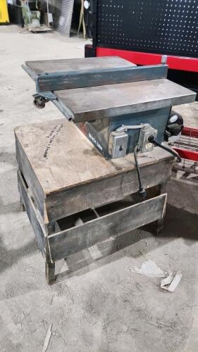 Table saw w stand