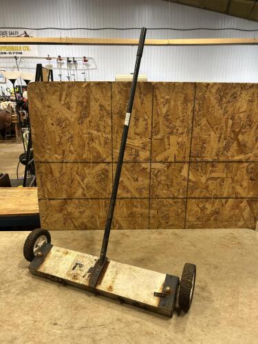 24&rdquo; Magnetic rake