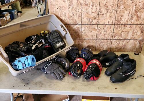 Bike seat, sz 10.5 ski boots, hockey gloves