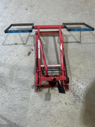 Lawn mower lift