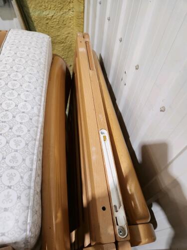Wooden crib