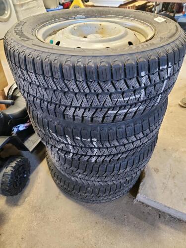 4 225/60R16 Winter wheels 80% tread