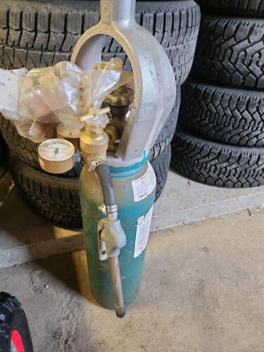 Helium tank