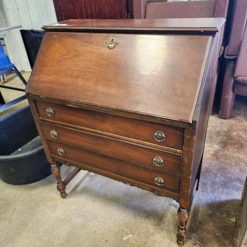 32"L 17"W 40"H Wooden desk
