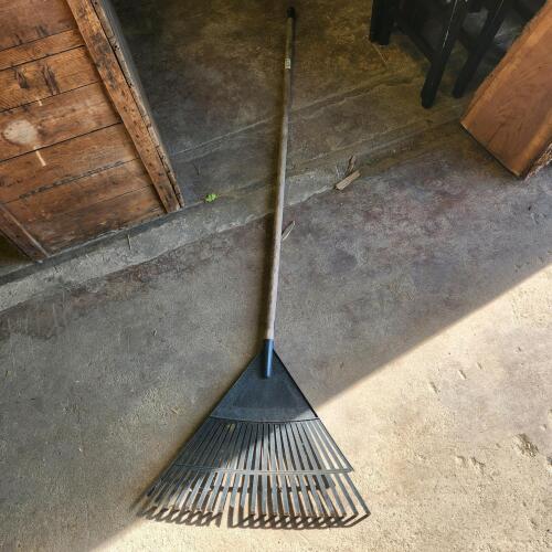 Garden rake