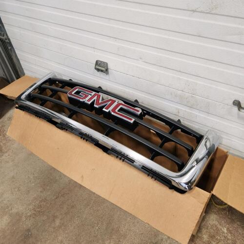 New 07-13 GMC pickup truck grill