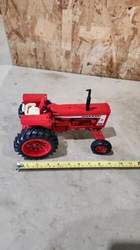 Farmall 806 diecast tractor