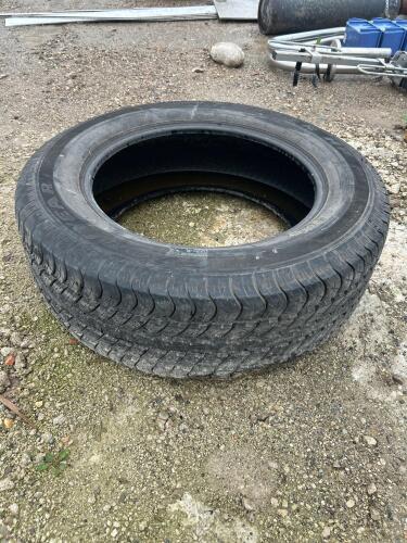 275-60R20 Tire 95% tread