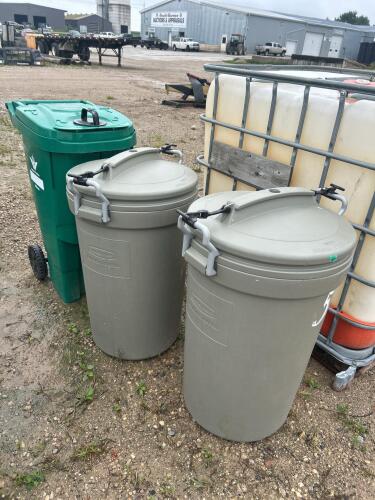 3 Garbage Containers w lids