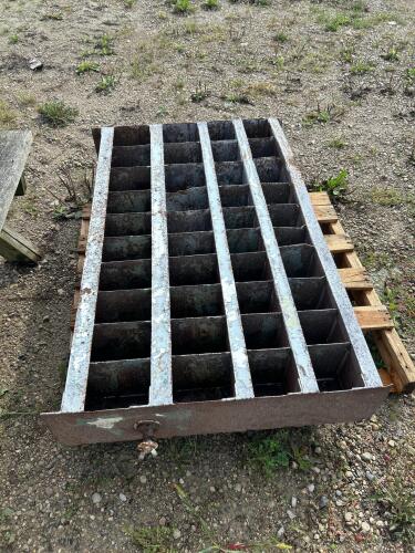 Metal bolt bin