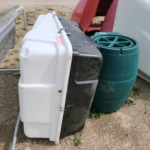 Car roof box, rain barrel