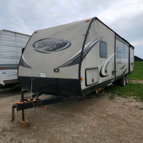2012 33' Kodiak camping trailer w ownership, in rough condition needs work