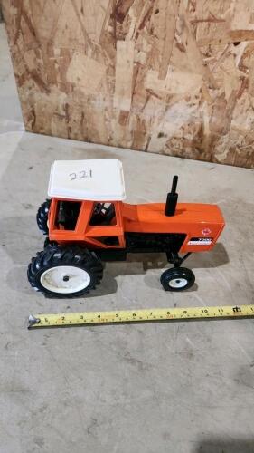 Diecast Allis Chalmers 7000 diecast tractor