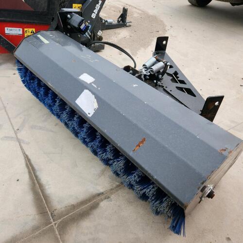 5' Hydraulic driven broom as new