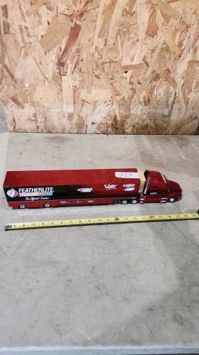 Transport truck missing 5th wheel plate