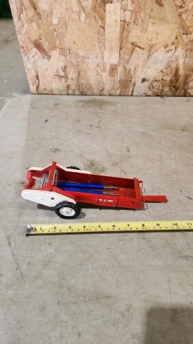 Diecast manure spreader