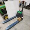 1500kg lift capacity working battery pump cart w charger