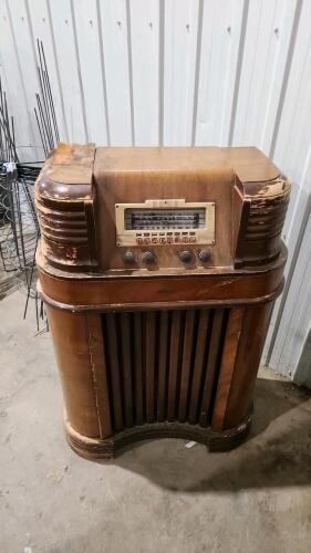 Floor model radio as is