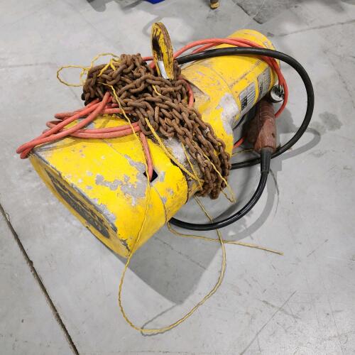 1/4 Ton 120v chain hoist