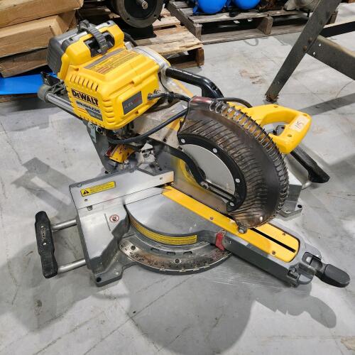 Dewalt 12" sliding mitresaw