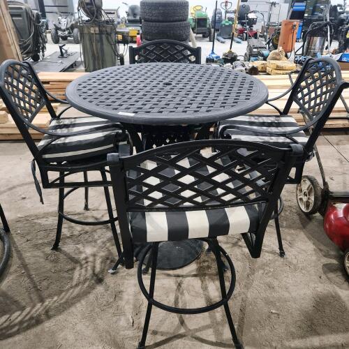 Pub style metal patio set 42"W 42"H
