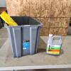 Storage bin w lid, 3.8L CLR