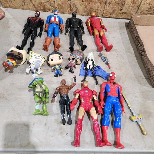 Figurines & bubble heads