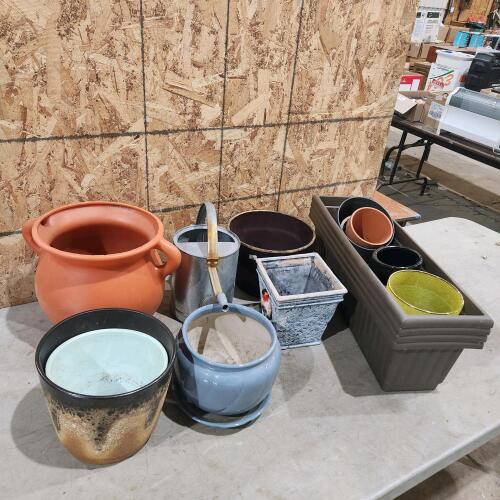 Assorted planters
