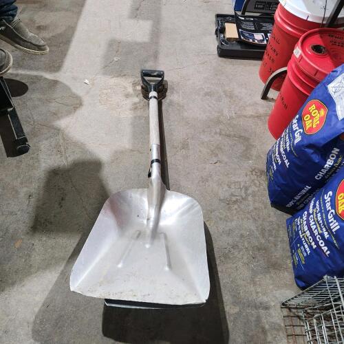 2 Grain scoops