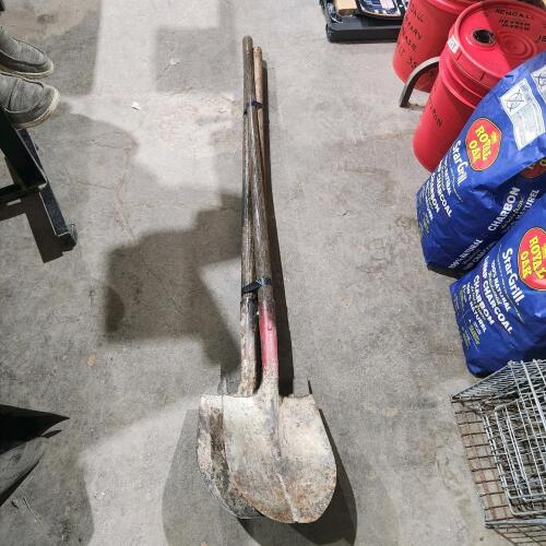 3 Round mouth shovels
