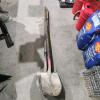 3 Round mouth shovels