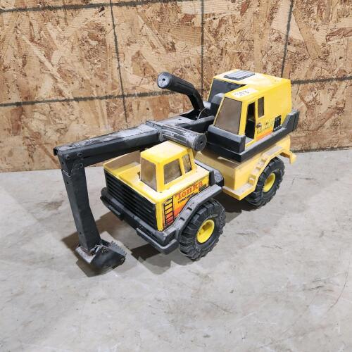 Metal Tonka crane