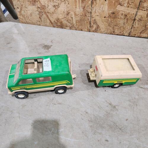 Metal Tonka van, trailer missing hitch