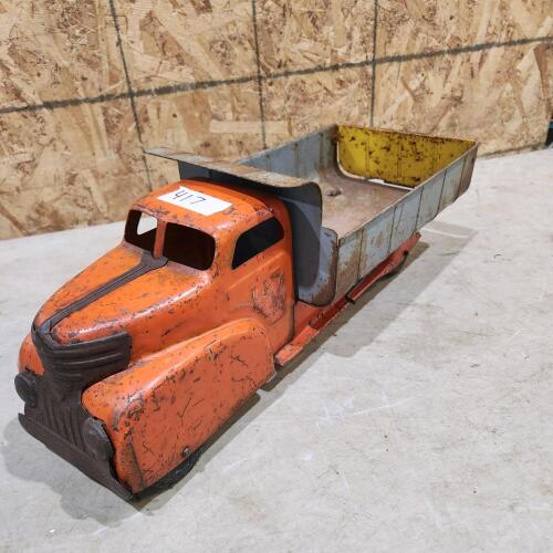 Vintage Lumar metal dump truck
