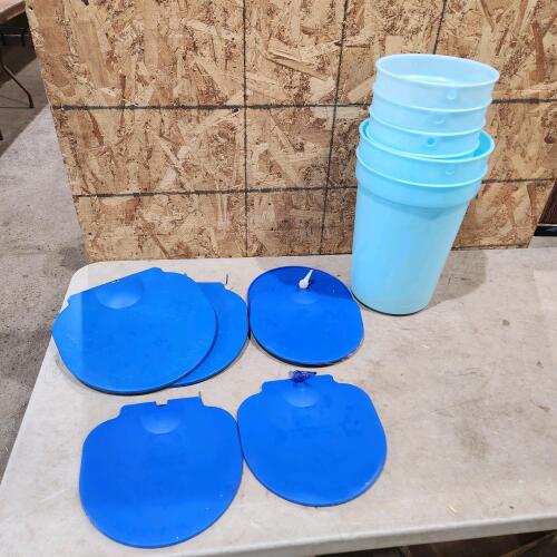 Maple syrup buckets w lids