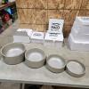 4 Various sized pet bowls