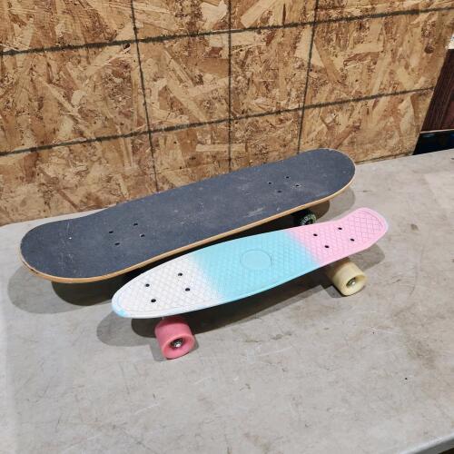 2 Skateboards