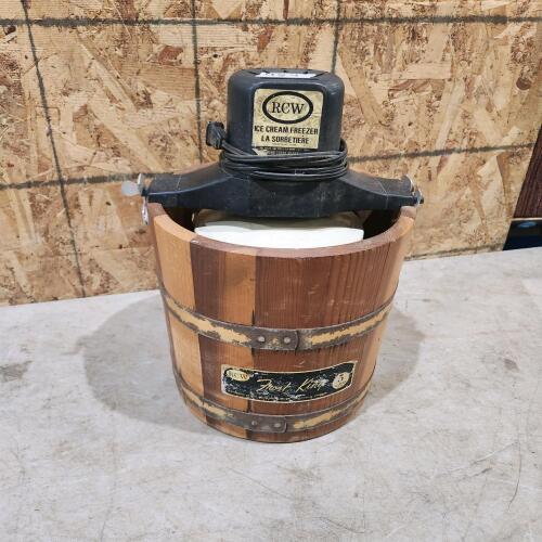 Ice cream maker