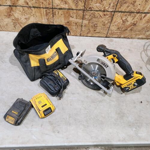 Dewalt 20V cordles circular saw w charger & batteries working