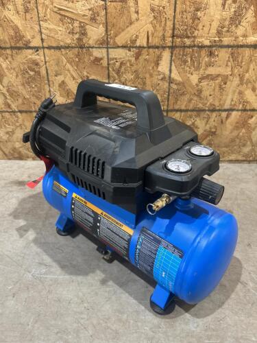 Unused Mastercraft 3Gal air compressor