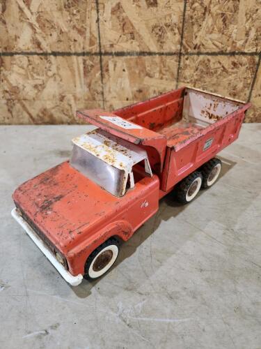 Vintage Lil Beaver dump truck