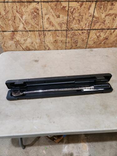 Maximum 1/2" torque wrench 30-250 LB-FT