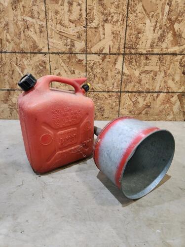 10L Gas can, metal funnel
