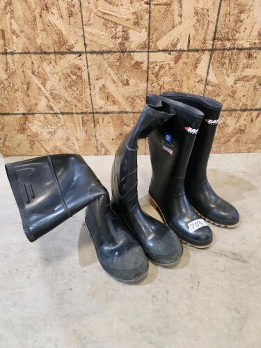 Sz 6 CSA steel toed rubber boots, Sz 5 steel toe rubber boots
