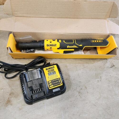 3/8"/ 1/2" 20V Dewalt ratchet & charger unused