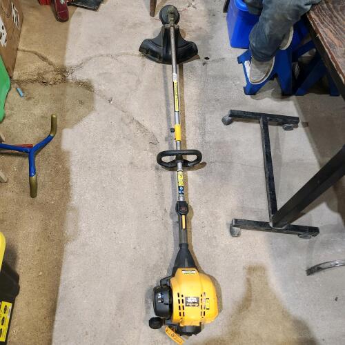 Cub Cadet SD470 string trimmer good working order