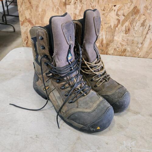 Sz 9 CSA used winter work boots