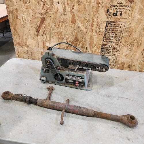 Delta belt sander, top link