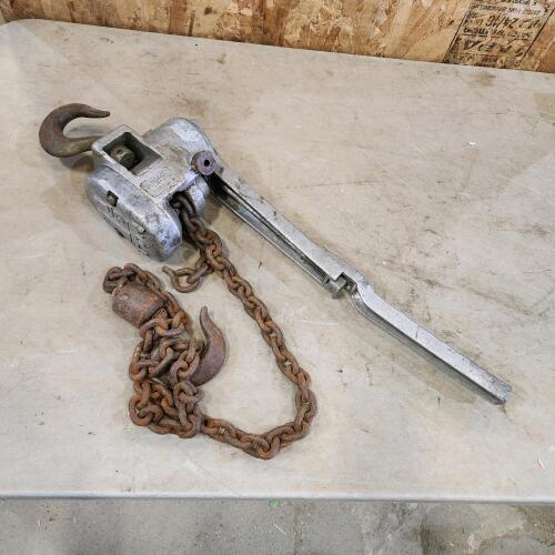 1 1/2 Ton chain hoist