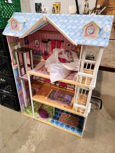 4' Dollhouse w accessories